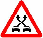 Señal P-35: cruce de trayectorias por cambios de carril
